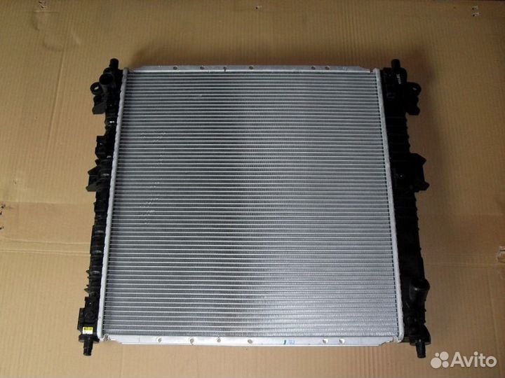 Радиатор охлаждения двигателя Санг Енг Актион 2011