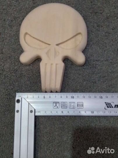 Резной череп (липа)