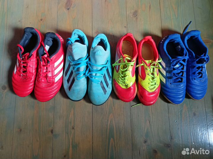 Футбольные бутсы adidas