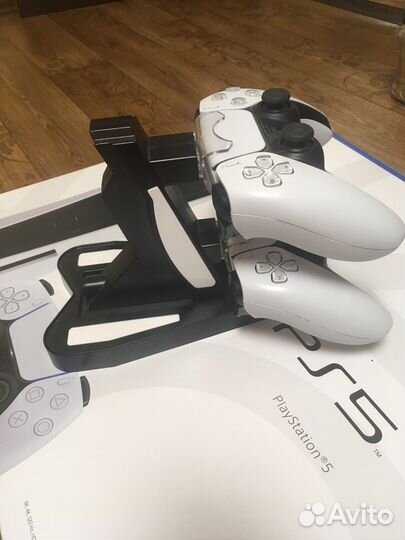 Зарядная станция для геймпадов ps5