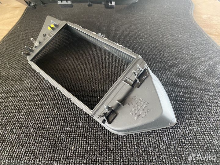 Накладка дисплея монитора Mercedes Benz W212