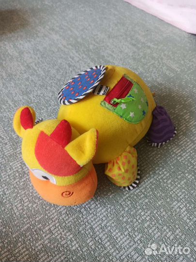 Мягкие игрушки и 2 книжки в одни руки