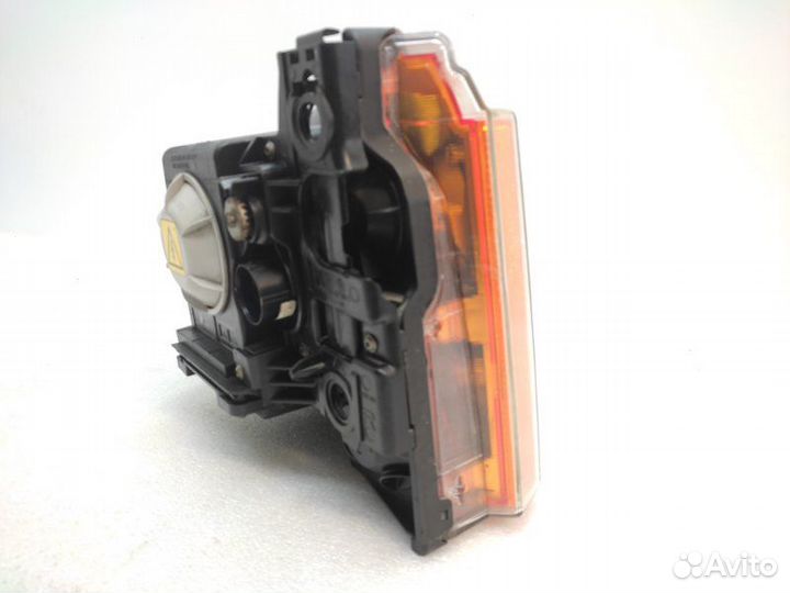 Фара передняя правая Land Rover Discovery 3 L319