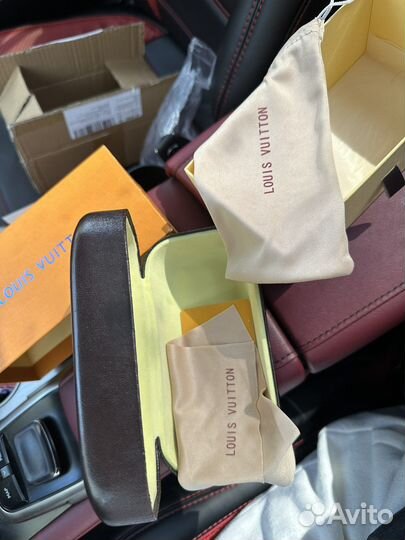 Солнцезащитные очки