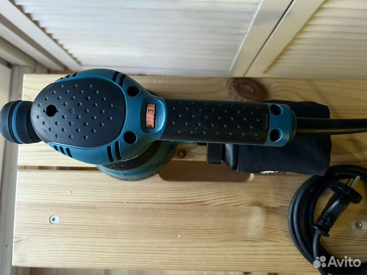 Эксцентриковая шлифмашина Makita BO5041K
