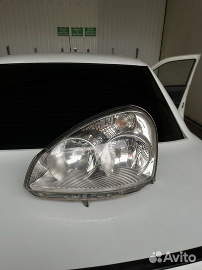 Левая фара на priora