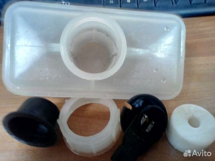 Бачок для тормозной жидкости