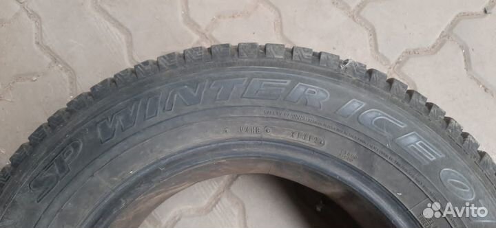 Dunlop SP Winter Ice 01 215/65 R16 102T
