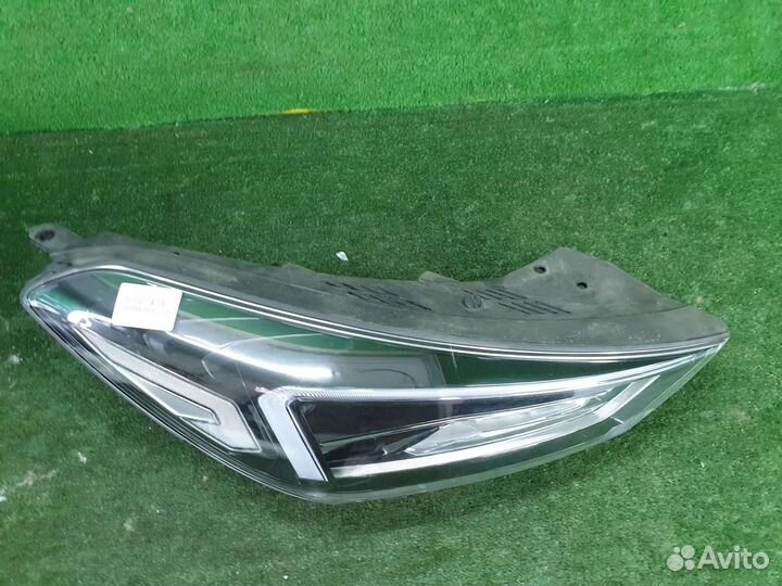 Фара правая Hyundai Tucson