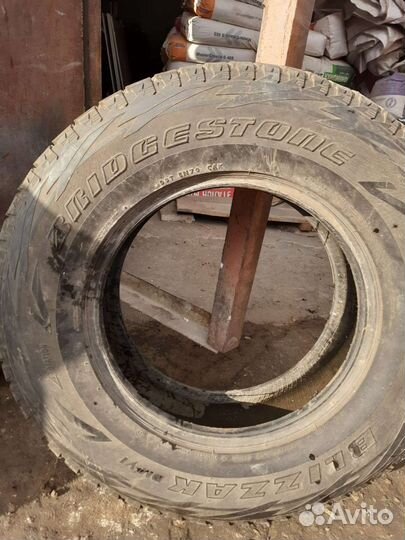 Bridgestone Blizzak DM-V1 265/70 R17 118V