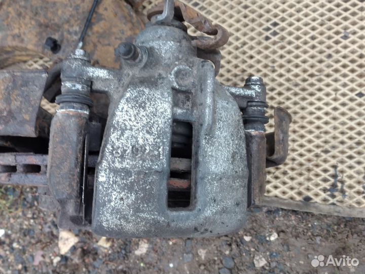 Суппорт зад Фольксваген Транспортер Т5