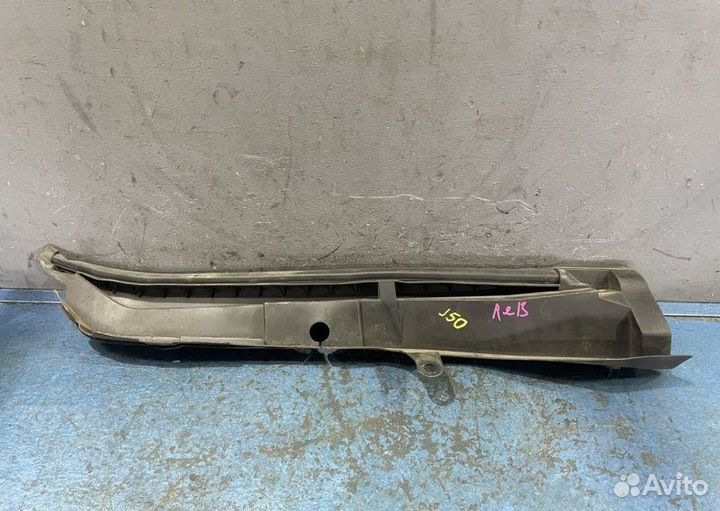 Уплотнитель крыла левый Infiniti Ex J50