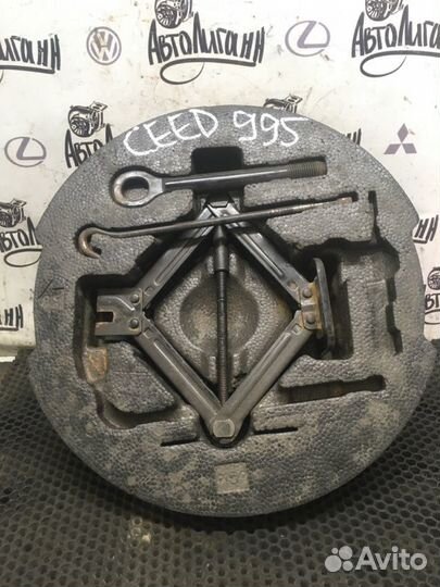 Домкрат Kia Ceed универсал G4FC 2009