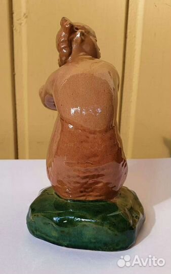 Старая Гжель майолика Девушка на камне