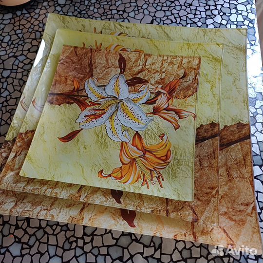 Набор из 3 сервировочных тарелок. Новые