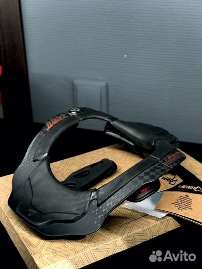 Защита шеи Leatt 6.5 Neck Brace
