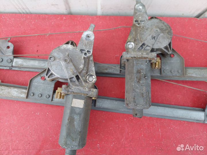 Стеклоподъёмник задний Mercedes-Benz W202