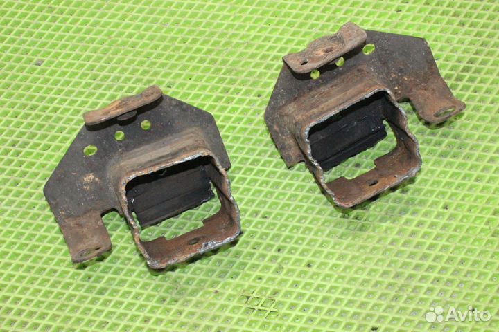 Передний срез рамы 2шт. Cadillac Escalade GMT800