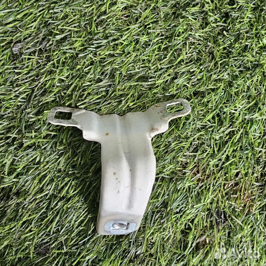 Кронштейн крепления крыла правый BMW 1 F20