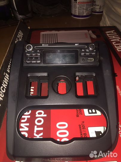 Магнитола на LADA largus