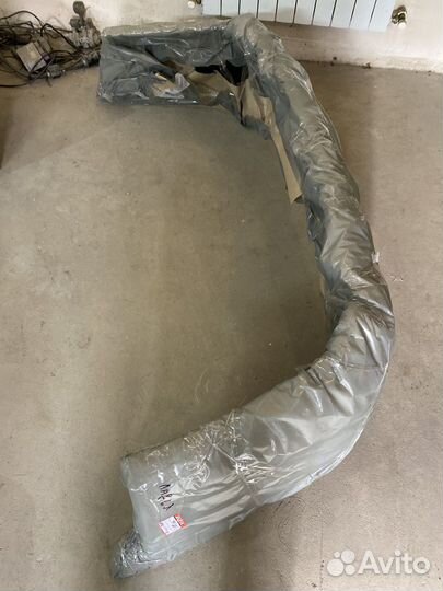 Новый задний бампер на Гранту, цвет 672