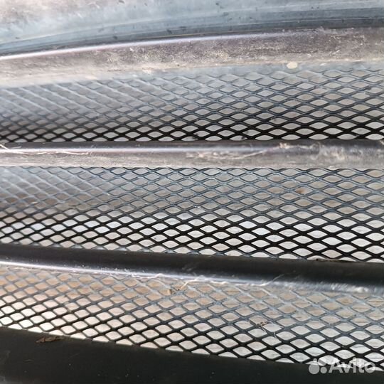 Решотка бампера Hyundai Solaris I (2010—2014)