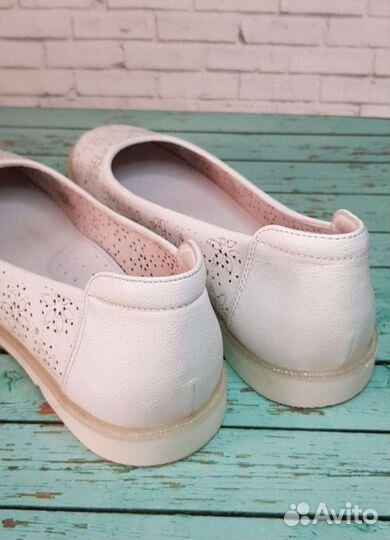 Белые туфли балетки р.37 (24 см)