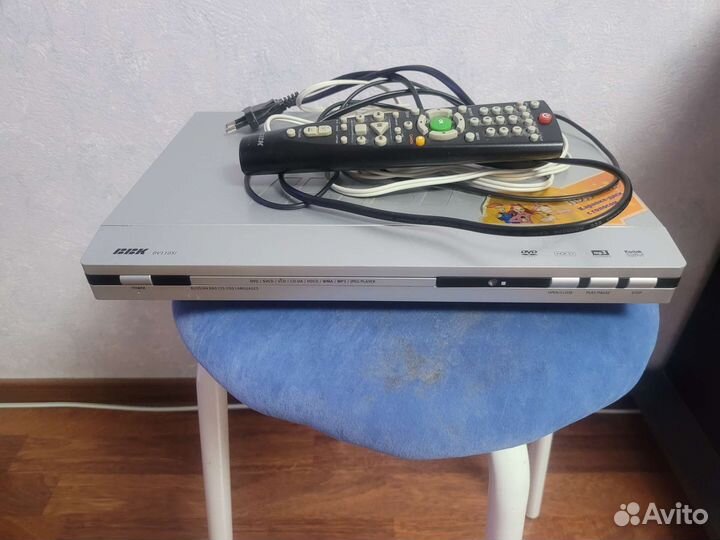 DVD плеер bbk dv110si