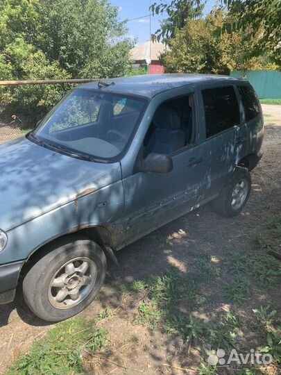 Chevrolet Niva 1.7 МТ, 2005, битый, 250 000 км