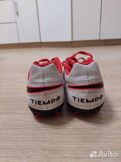 Футбольные бутсы найке