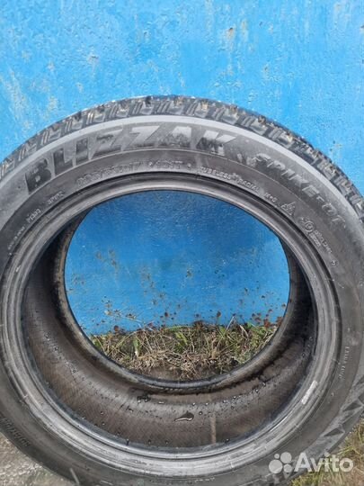 Bridgestone Blizzak Spike-01 225/55 R17