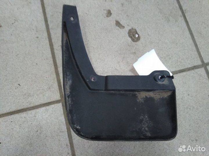 Брызговик задний правый Renault Logan 2014