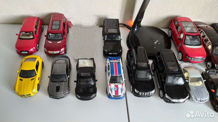 Модельки машинок разного масштаба
