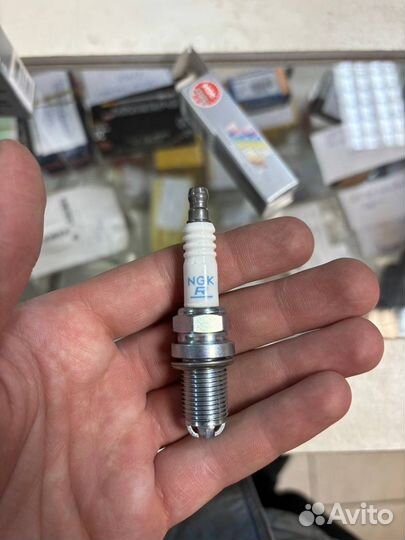 Свечи зажигания NGK Laser Platinum 3199 BKR6equp