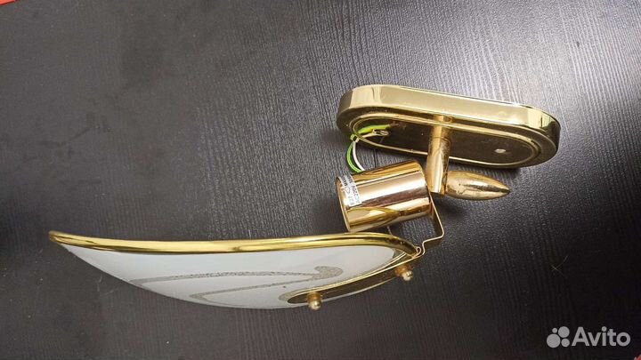 Настенный светильник (бра) (патрон Е27)