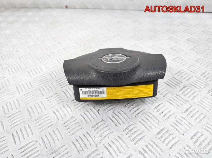 Подушка безопасности в руль Opel Zafira B 13111348