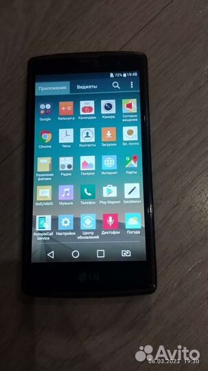 Мобильный телефон LG