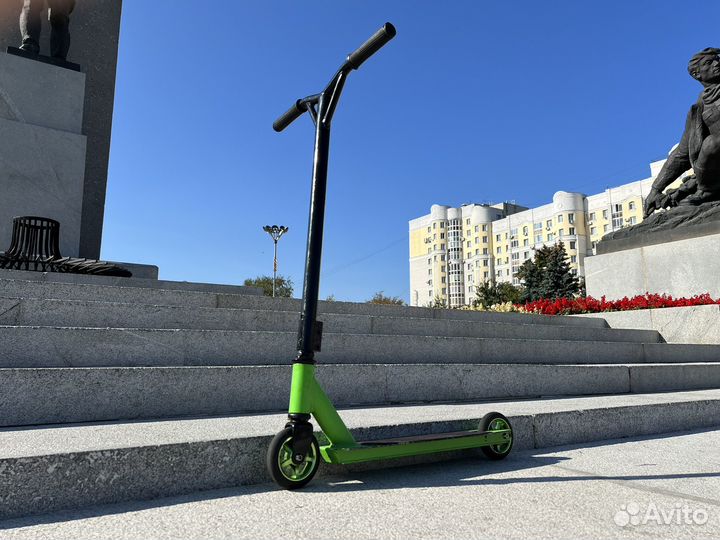 Трюковой самокат Reaction