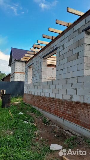 Бригада строителей