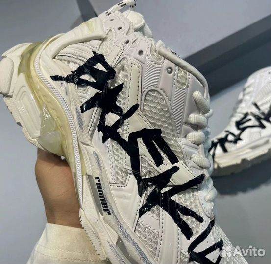 Balenciaga Runner graffiti