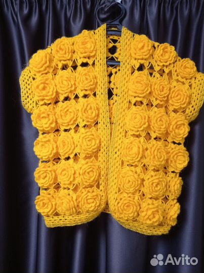 Жилетка из цветочных мотивов