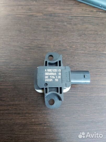 Датчик удара двери Mercedes Gl 500 4Matic 166