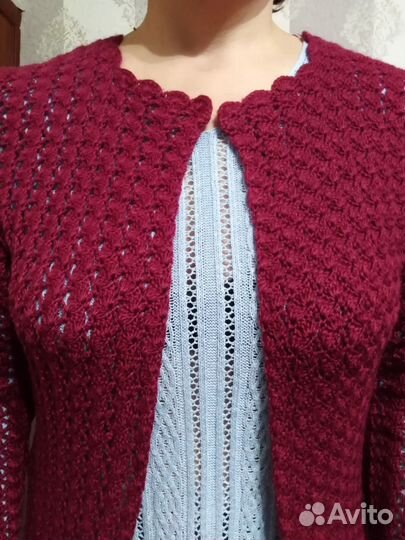 Малиновый вязаный жакет женский
