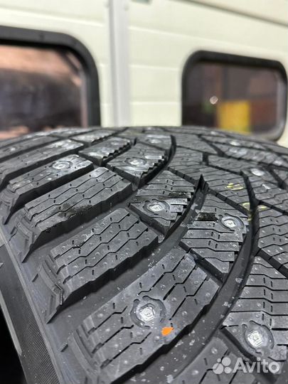 Pirelli Scorpion Ice Zero 2 285/45 R22 114H