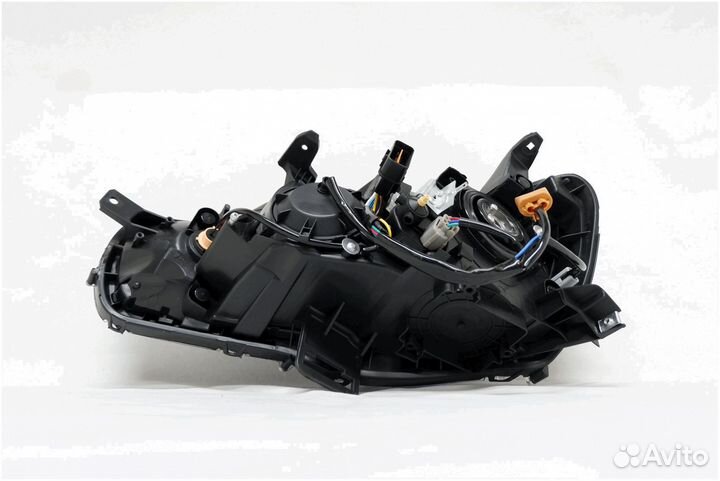 Фара правая Mitsubishi Lancer 10