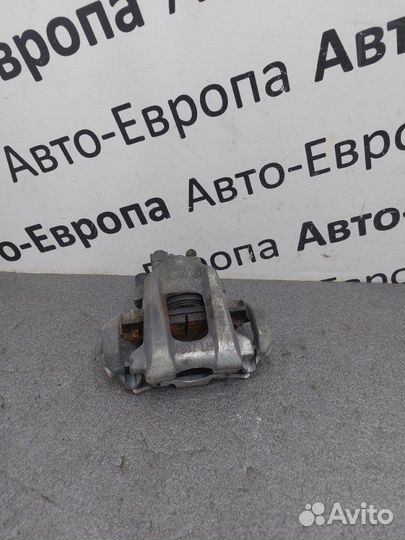 Суппорт задний левый Jeep Grand Cherokee WK2 3.0D