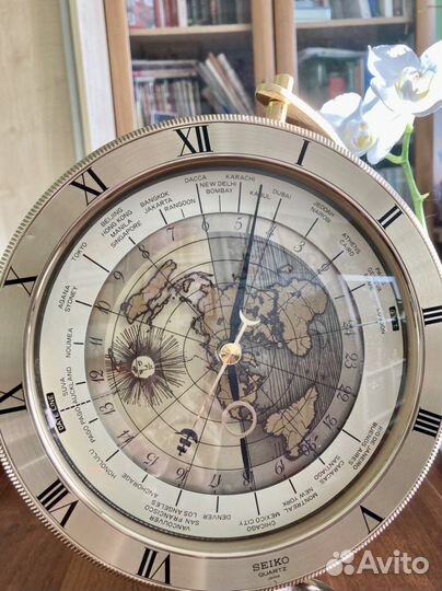 Настольные часы Seiko