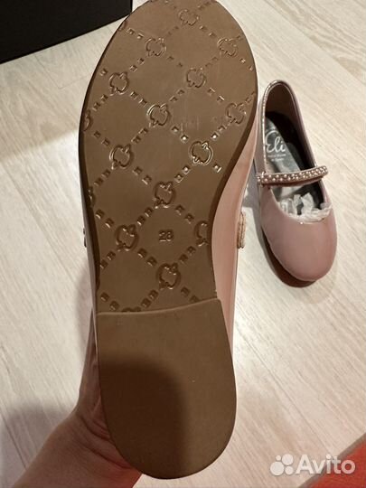 Туфли для девочки новые