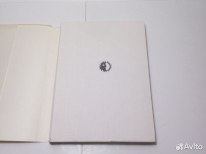 Книга Крамской