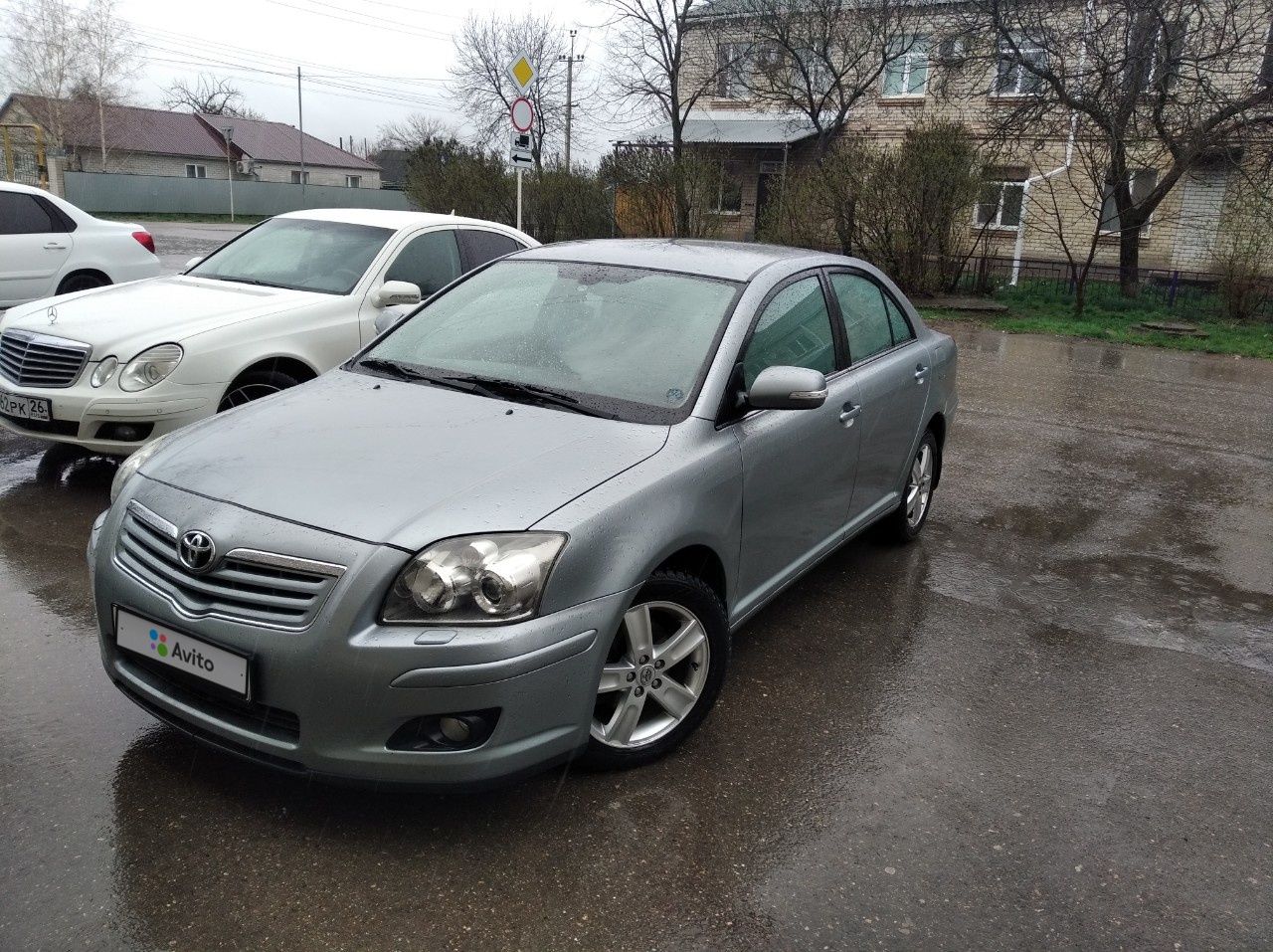 Toyota Avensis: фото владельца